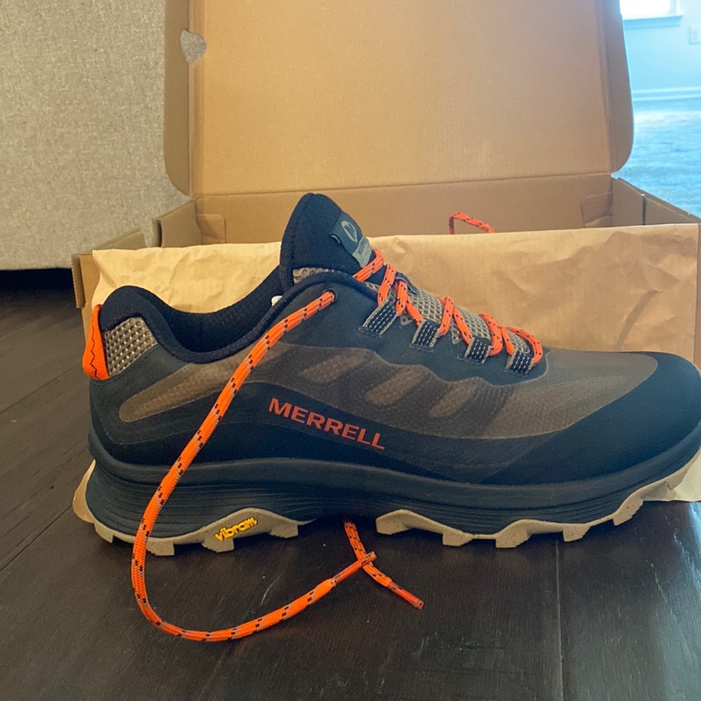 Brand new Mens Merrell Hiking Shoes